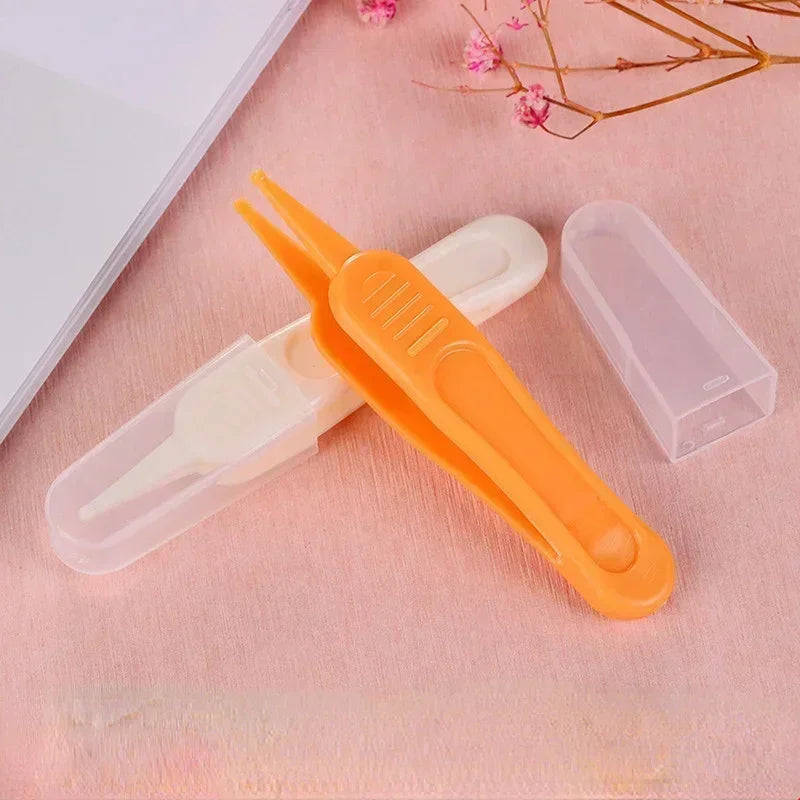 Baby Nose Cleaner Tweezers – Plastic Safety Forceps for Toddler Nasal Care, Gentle Cleaning Tool & Baby Health Essentials