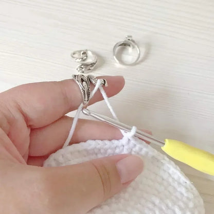 Adjustable Crochet Tension Cat Ring – Beginner Knitting & Crochet Hook Finger Holders, Yarn Guide Winder Tools