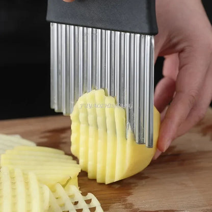 Stainless Steel Crinkle Cutter - Wavy Potato Chip Slicer for Vegetables, Fruits, Dough, and French Fry Kitchen Tool