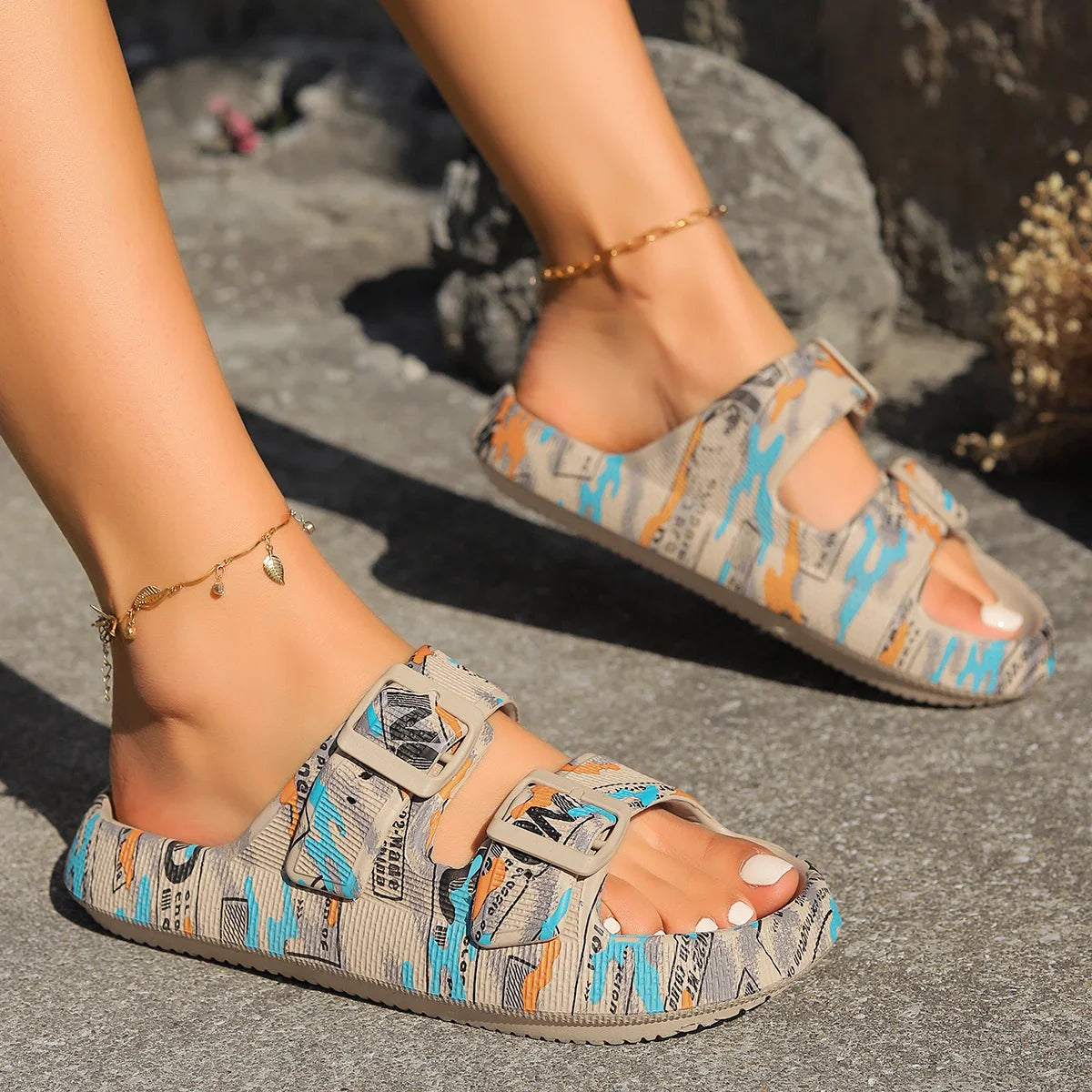 Summer Vacation Women's Slippers – Adjustable Double-Buckle Pillow Platform Sandals for Beach & Travel