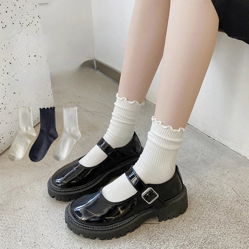 5 Pair/Lot Women's Ruffle Cotton Middle Tube Ankle Short Socks - Breathable Black and White Set for Spring Autumn