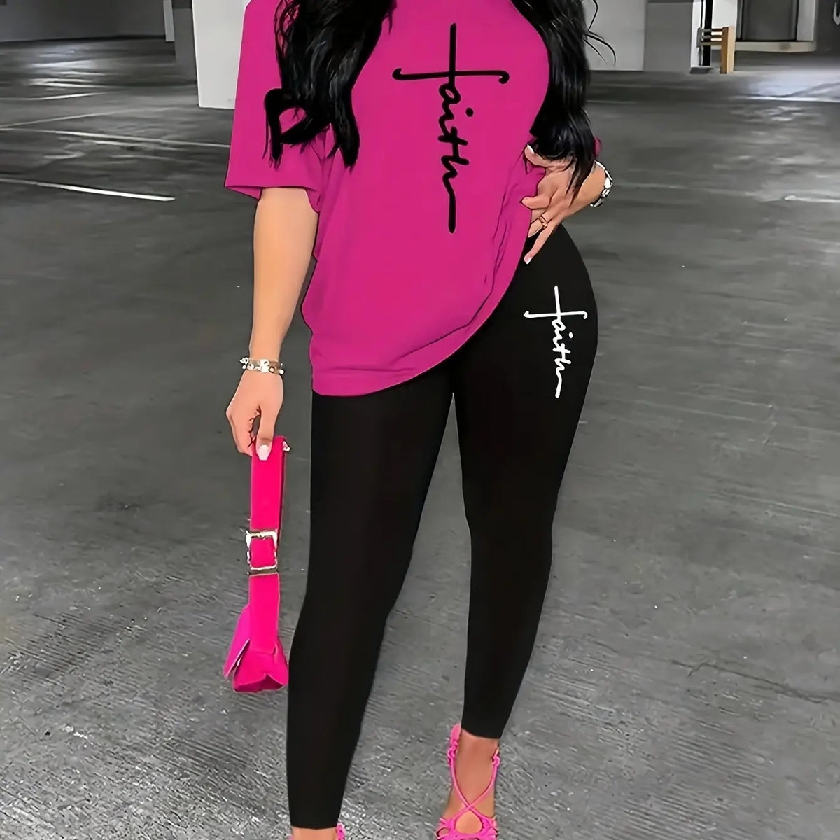 Women’s Plus Size Sports Outfit Set – Abstract Print Long Sleeve T-Shirt Top & Stretch Comfy Fitness Pants Set