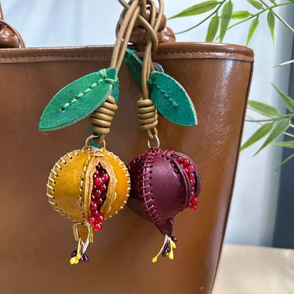 Cute Pomegranate Fruit Pendant Keychain – Handmade Leather Car Keyring & Fashion Bag Charm, Creative Accessories for Women & Girls