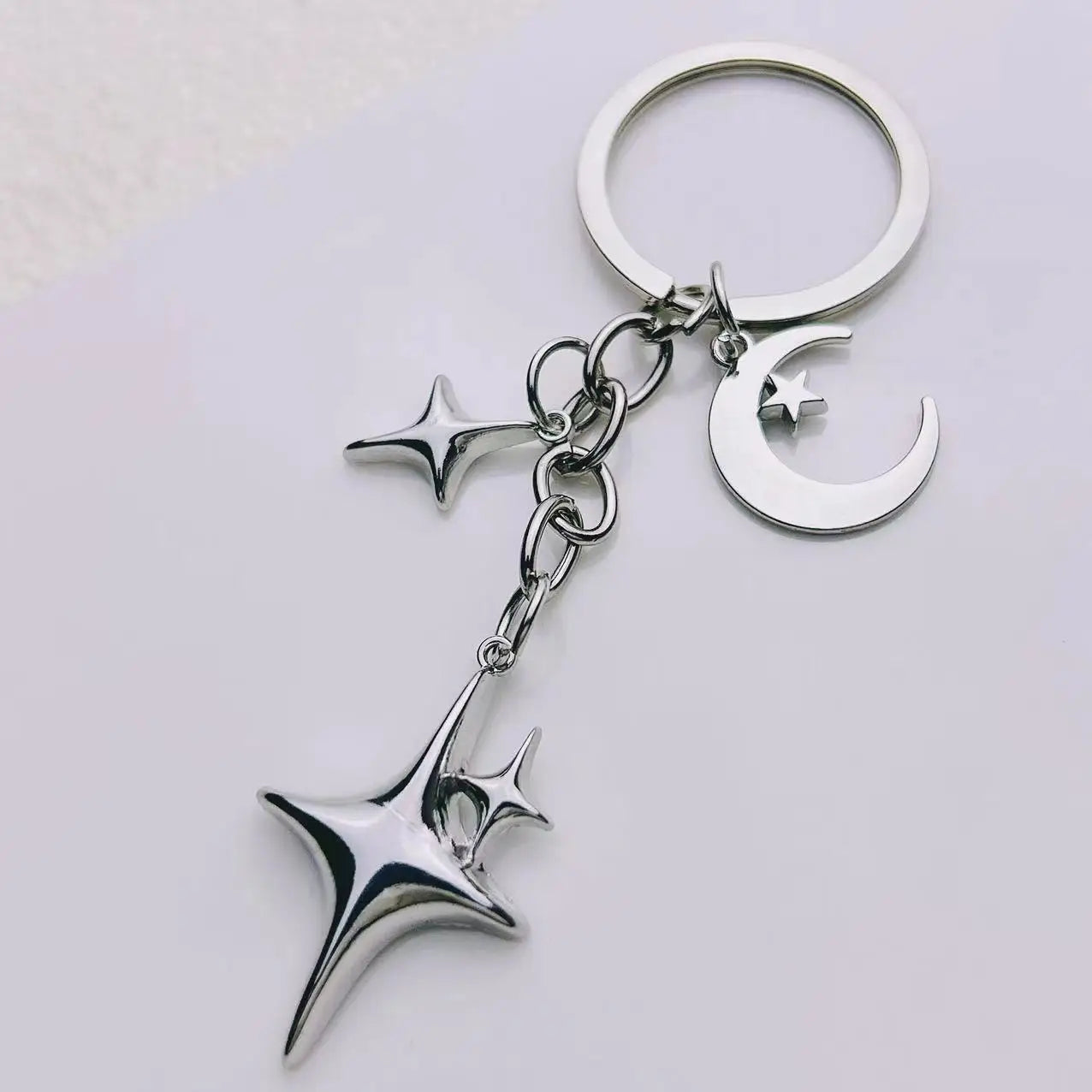 Star & Moon Alloy Keychain Pendant – Creative Four-Pointed Star Key Ring Bag Backpack Charm for Women & Men Jewelry Gift Accessories