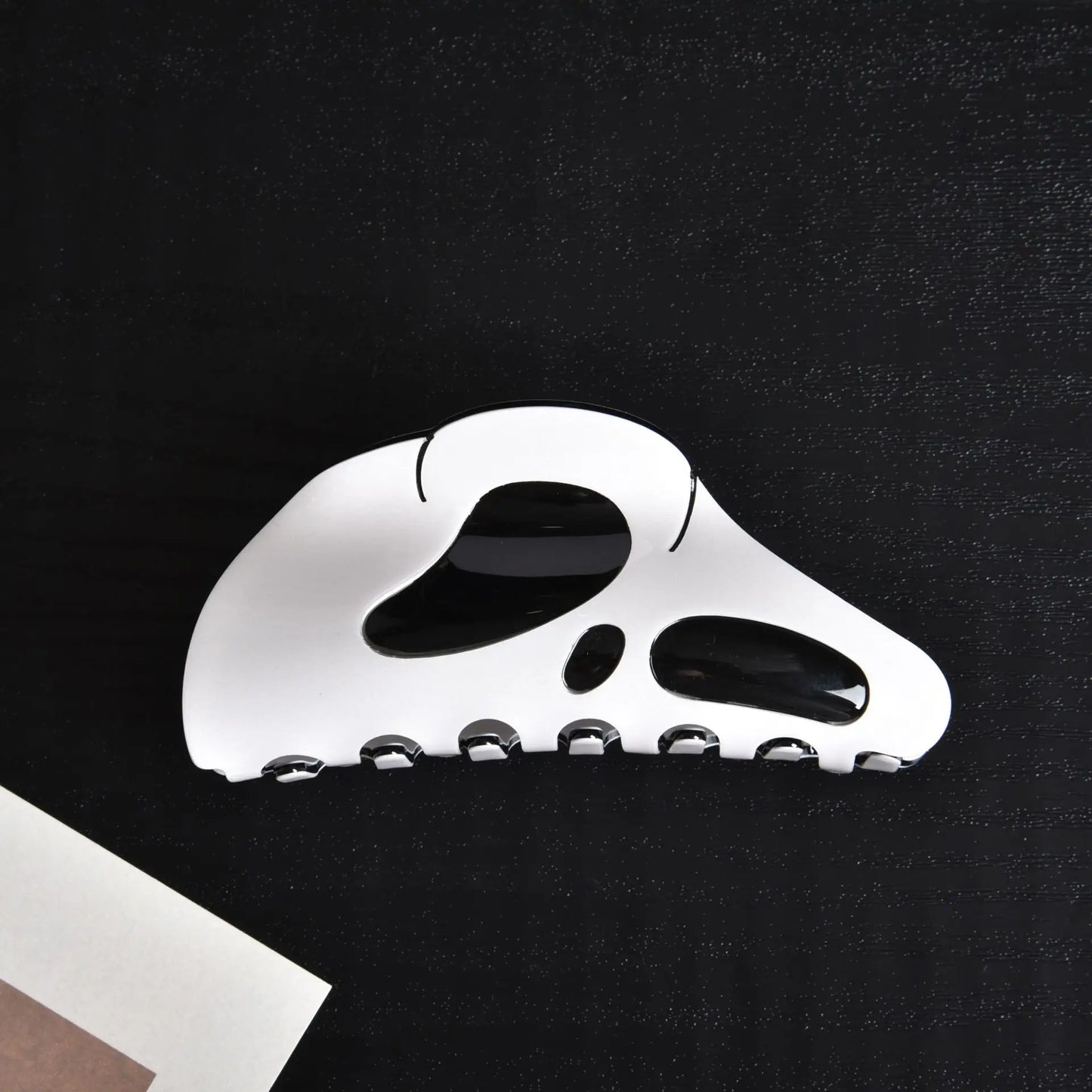 New Horror Series Hair Clips — Acrylic Claw Clips with Clown, Crab, and Shark Designs, Halloween Hair Accessories for Women