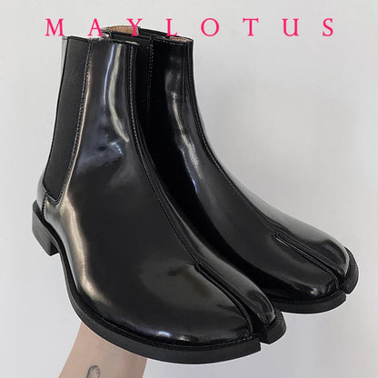 Women’s Black Tabi Shoes — Split Toe Flats with Thin Sole, Casual Loafers, Fashionable Footwear