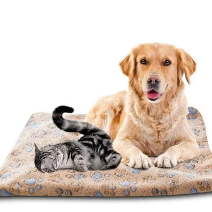 Soft Fluffy Pet Blanket - Warm Fleece Dog & Cat Throw with Cute Paw Print Design for Puppies and Kittens