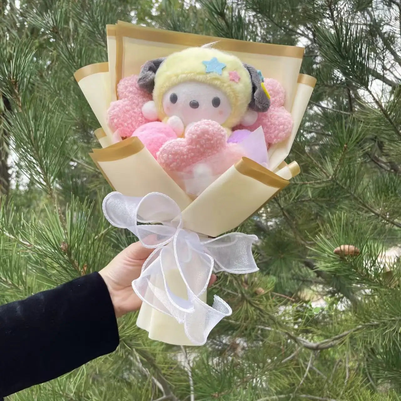 Sanrio Plush Bouquet — My Melody, Kuromi, Cinnamoroll & Hello Kitty Handmade Gift