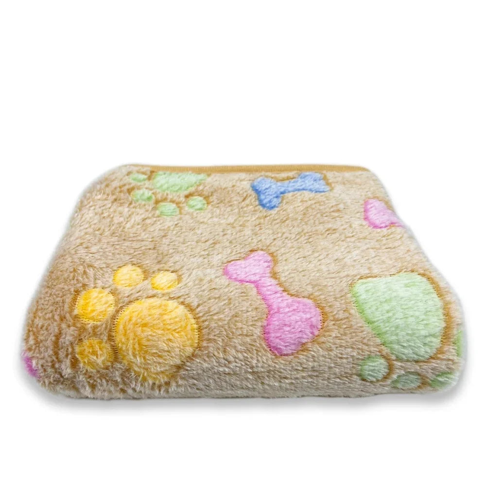 Soft Fluffy Pet Blanket - Warm Fleece Dog & Cat Throw with Cute Paw Print Design for Puppies and Kittens
