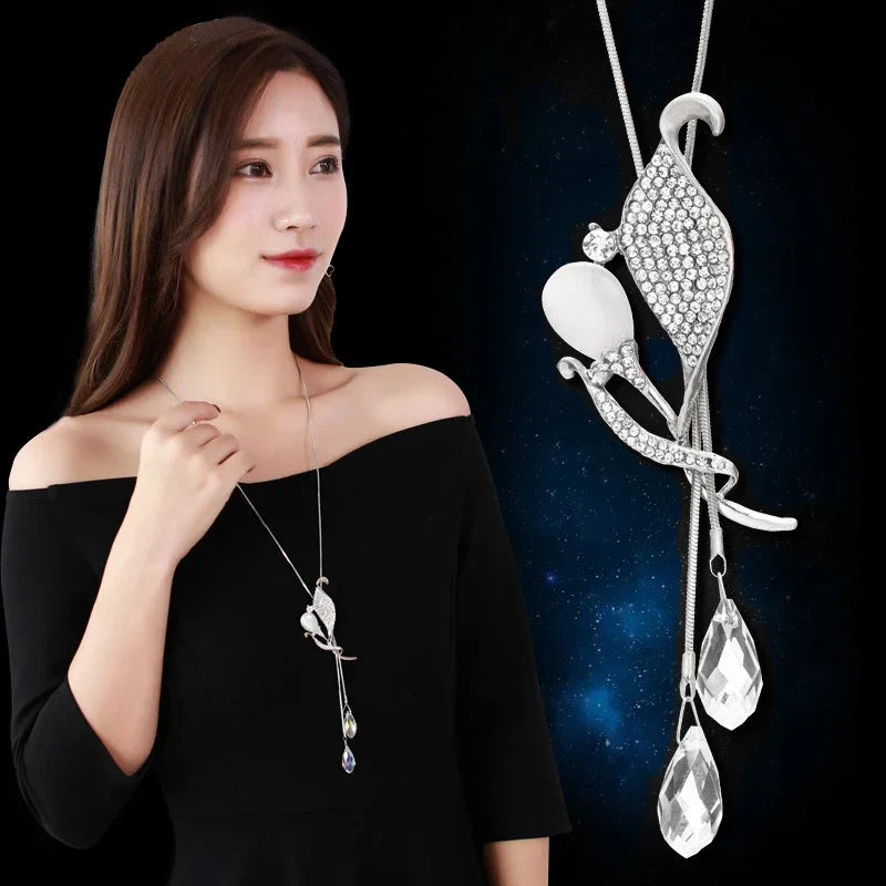 Opal Tulip Long Sweater Necklace – Elegant Floral Pendant Chain for Women Autumn Winter Fashion Accessories