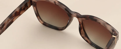 ZENOTTIC Women’s Cat Eye Polarized Sunglasses – Oversized Retro UV400 Designer Shades