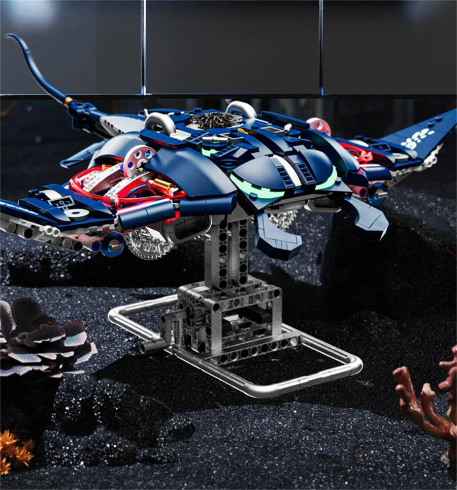 Mechanical Shark & Sea Life Building Blocks Set – Crocodile, Parrot, Mantis, Frog, Manta Ray Toy for Kids