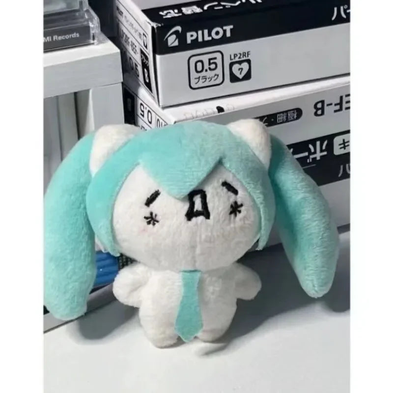 Hatsune Miku Kawaii Mini Q Version Plush Keychain – Student School Bag Doll Pendant, Cute Gift for Friends
