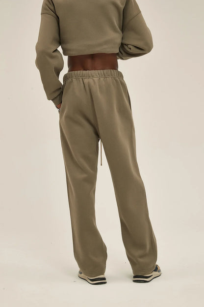Straight-Lined Solid Color Cashmere Sweatpants – Soft Cozy Lounge Pants