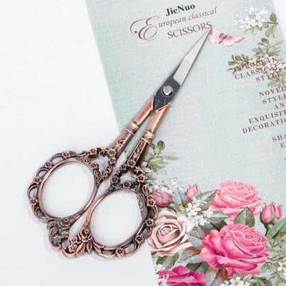 Retro Nail Art Scissors – Stainless Steel Cuticle Precision Tool for Nail Salon, Pedicure & Beauty Grooming Kit