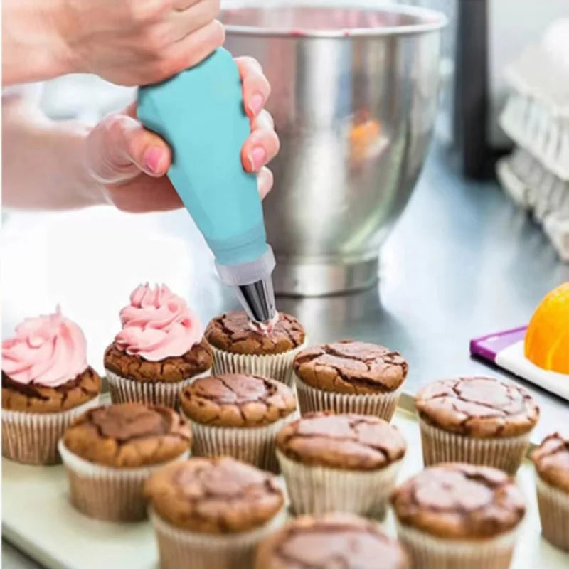 Silicone Piping Bags & Tips Set – Reusable Cake Decorating Kit with Stainless Steel Nozzles for Baking