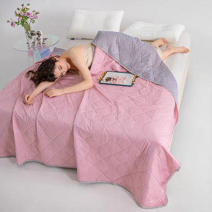 Grade A Cooling Summer Blanket – Lightweight Breathable Cooling Comforter for Bed, Soft Air-Conditioned Quilt (King/Queen Size)