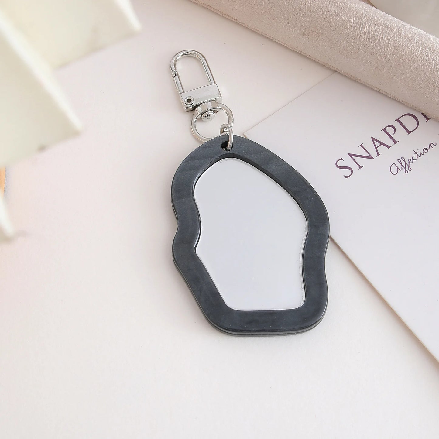 Mini Resin Makeup Mirror Keychain - Irregular Portable Touch-Up Mirror Bag Charm for Purses & Backpacks
