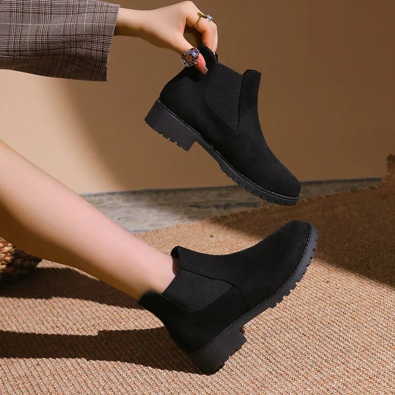 Women’s Chunky Heel Chelsea Boots - British Style Platform Thick Sole Height Increasing Casual Boots for Autumn & Winter