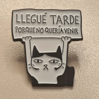 Cat Style Metal Brooch – Novelty Personality Pin for Men & Women