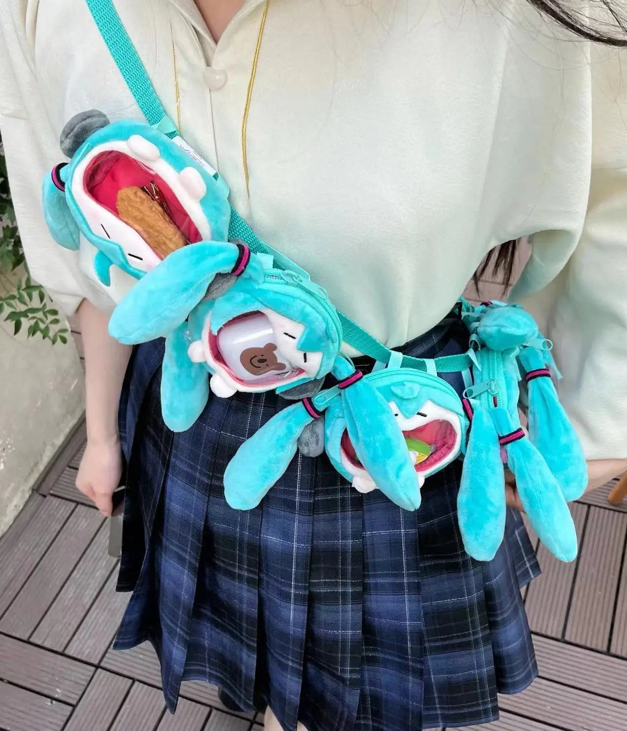 Japanese Anime Hatsune Miku Coin Purse – Creative Big Mouth Cartoon Soft Doll Mini Itabag Messenger & Earphone Bag Gift for Students