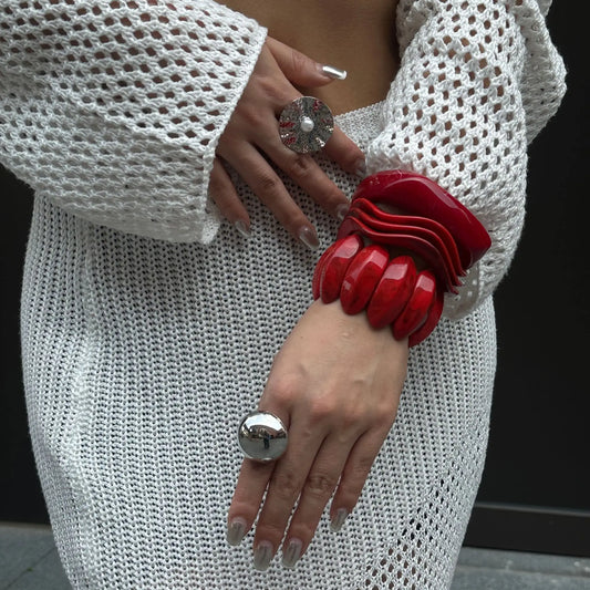 KMVEXO Vintage Wide Red Geometric Resin Bangles – Irregular Chunky Acrylic Bracelets for Women Summer Gift