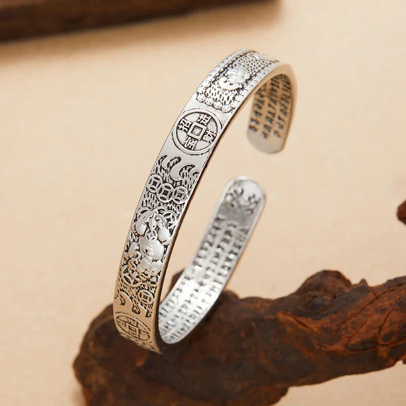 Retro Sword-Shaped Bracelet – Creative Open Bangle for Men & Women, Fashionable Party Jewelry Gift