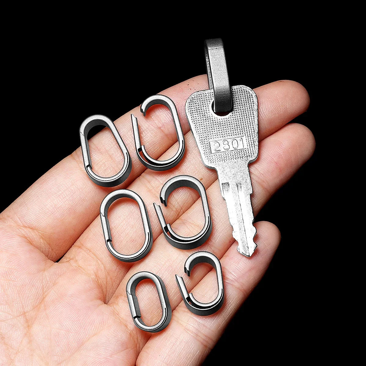 Luxury Titanium Key Ring Quickdraw — Lightweight EDC Carabiner Keychain for Men & Women