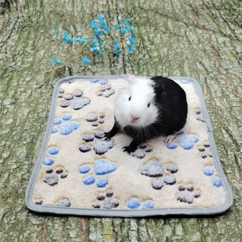 Soft Sleep Mat for Small Pets – Plush Bed Blanket for Hamsters, Puppies, Kittens, Rabbits & Guinea Pigs