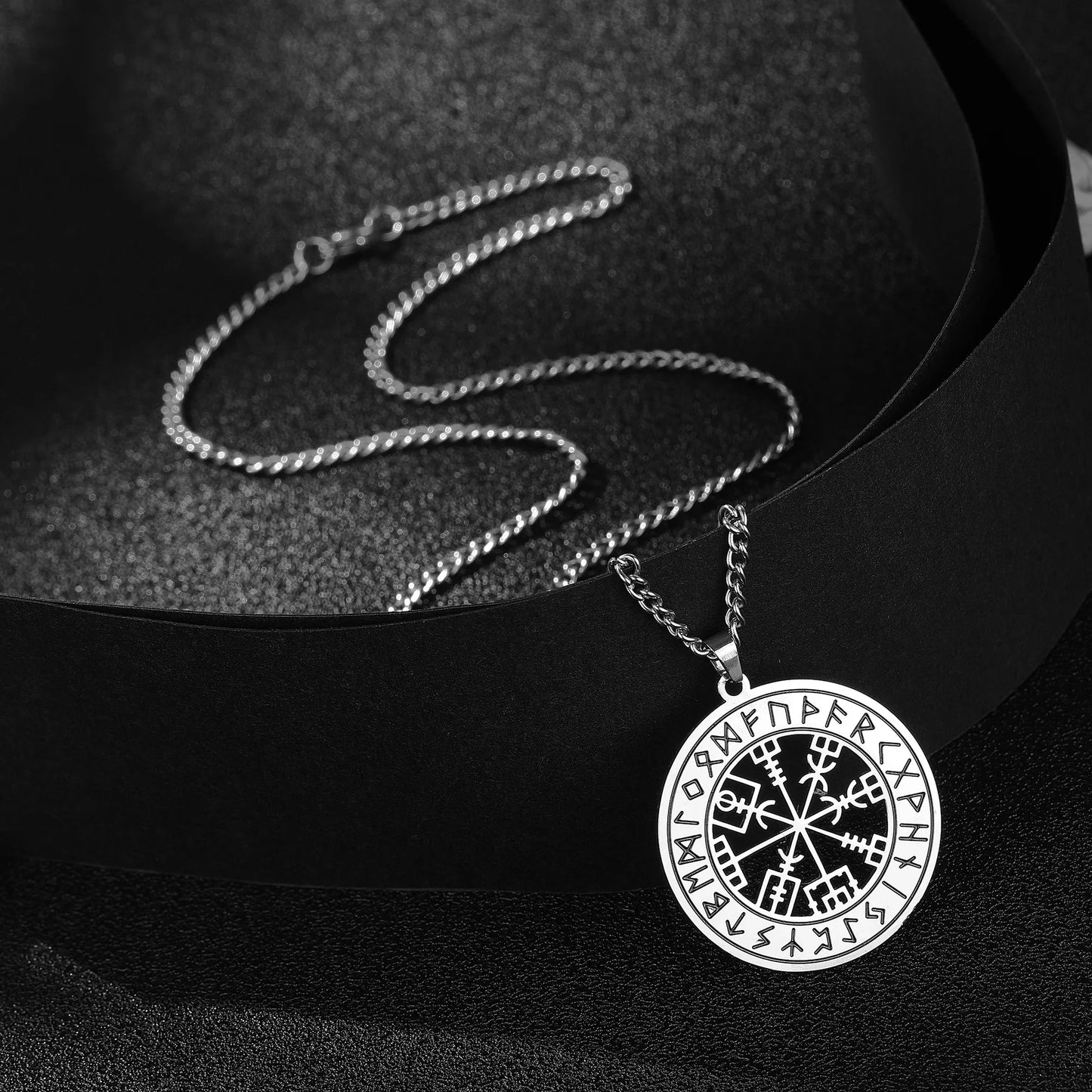 Viking Nordic Rune Compass Necklace – Stainless Steel Triquetra Amulet Pendant Jewelry Gift