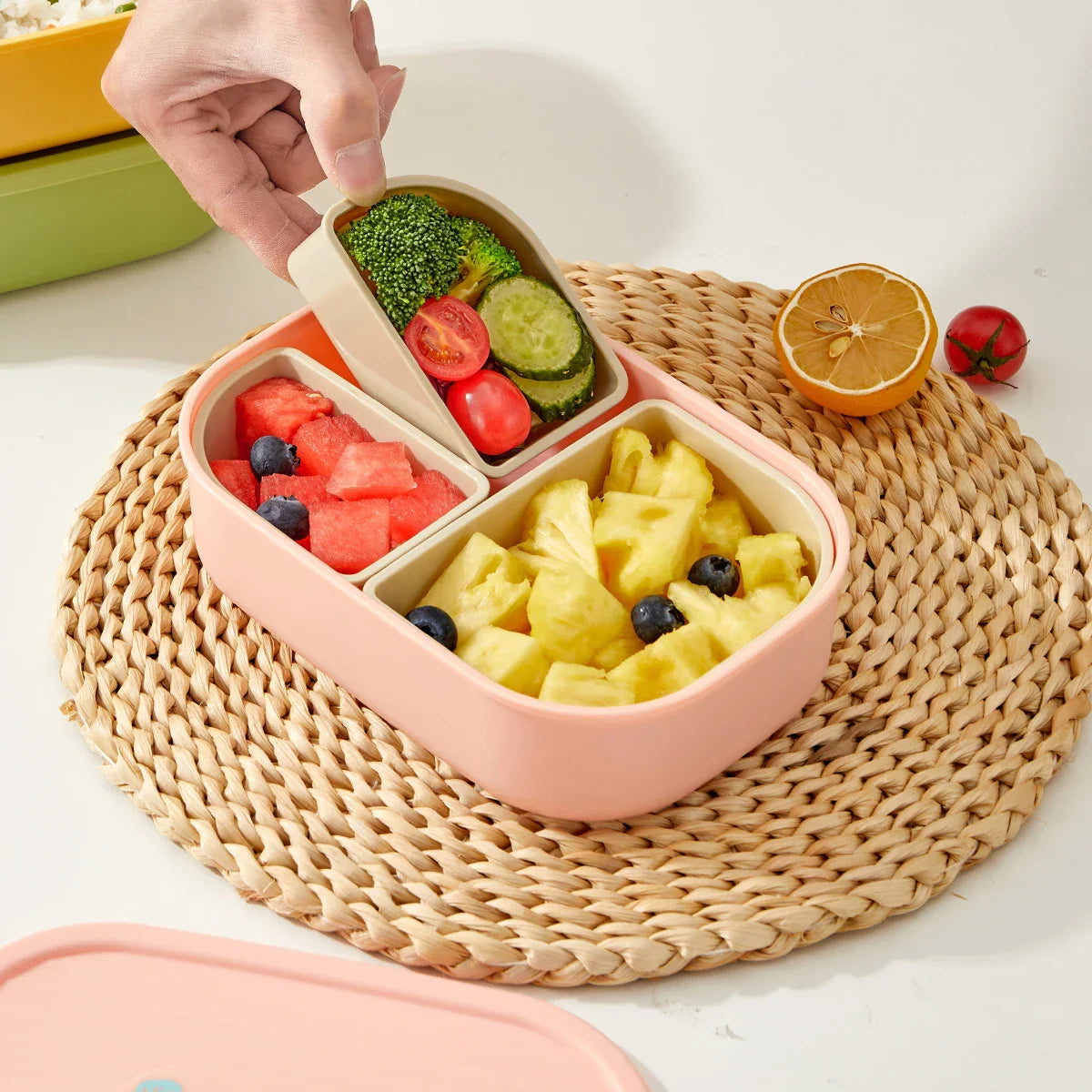WORTHBUY 3-Grid Portable Lunch Box – Outdoor Sealed Divided Food Container, Detachable Plastic Microwave-Safe Box for Kids & Students