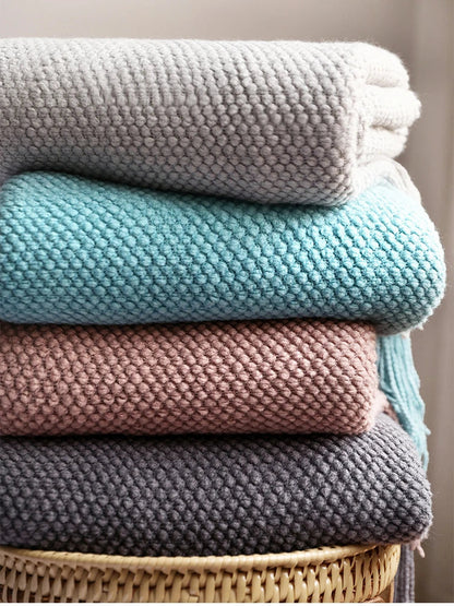 Textile City Knitted Blanket – Thick Waffle Corn Grain Embossed Throw with Tassels, Winter Warm Bedspread 130x240cm