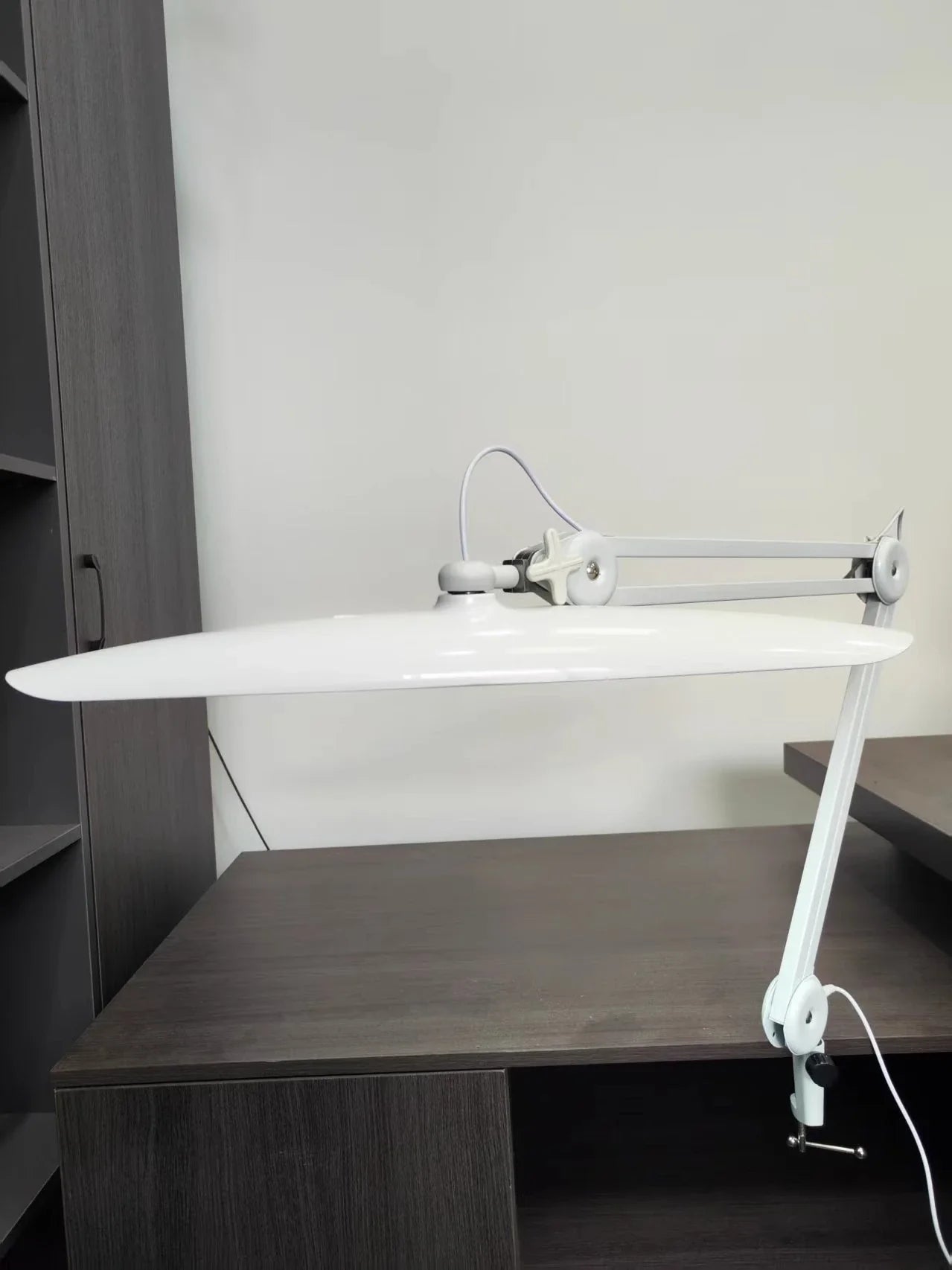 2,200 Lumens LED Task Lamp – Super Bright Desk Light with 117 SMD, 4-Level Dimmable for Home, Office & Beauty Shop