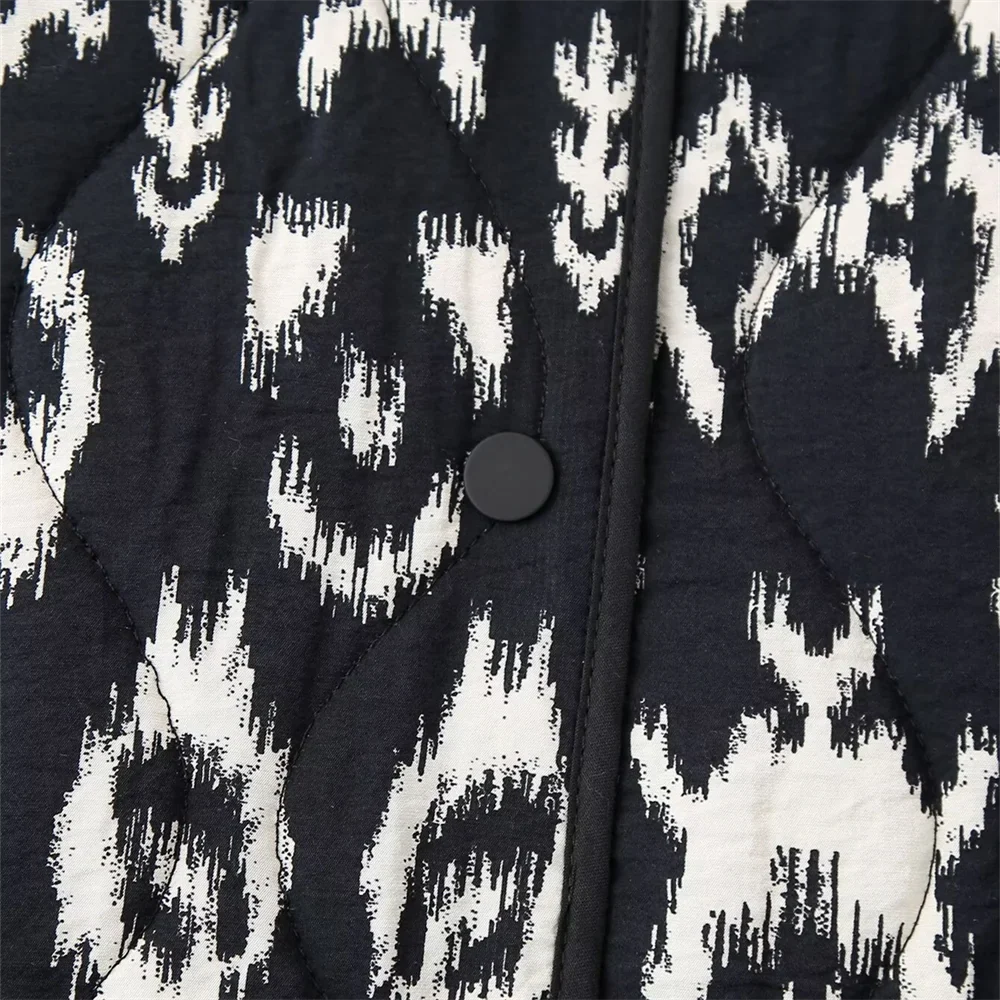 PB&ZA 2024 Spring Women's Fashion – Elegant Short Quilted Jacket Coat with Printed Design, Versatile Round Face Cut