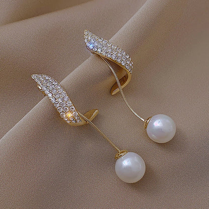 Women’s Silver Bow Earrings with Diamond Pearl – Fashionable High-End Studs