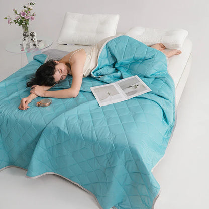Grade A Cooling Summer Blanket – Lightweight Breathable Cooling Comforter for Bed, Soft Air-Conditioned Quilt (King/Queen Size)