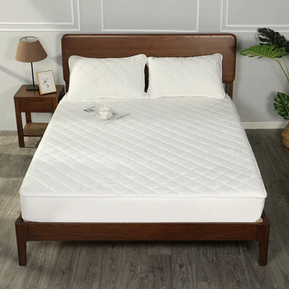 Quilted Crystal Velvet Mattress Cover - Warm Soft Plush Fitted Bed Sheet for King & Queen Beds, Pillowcase Not Included