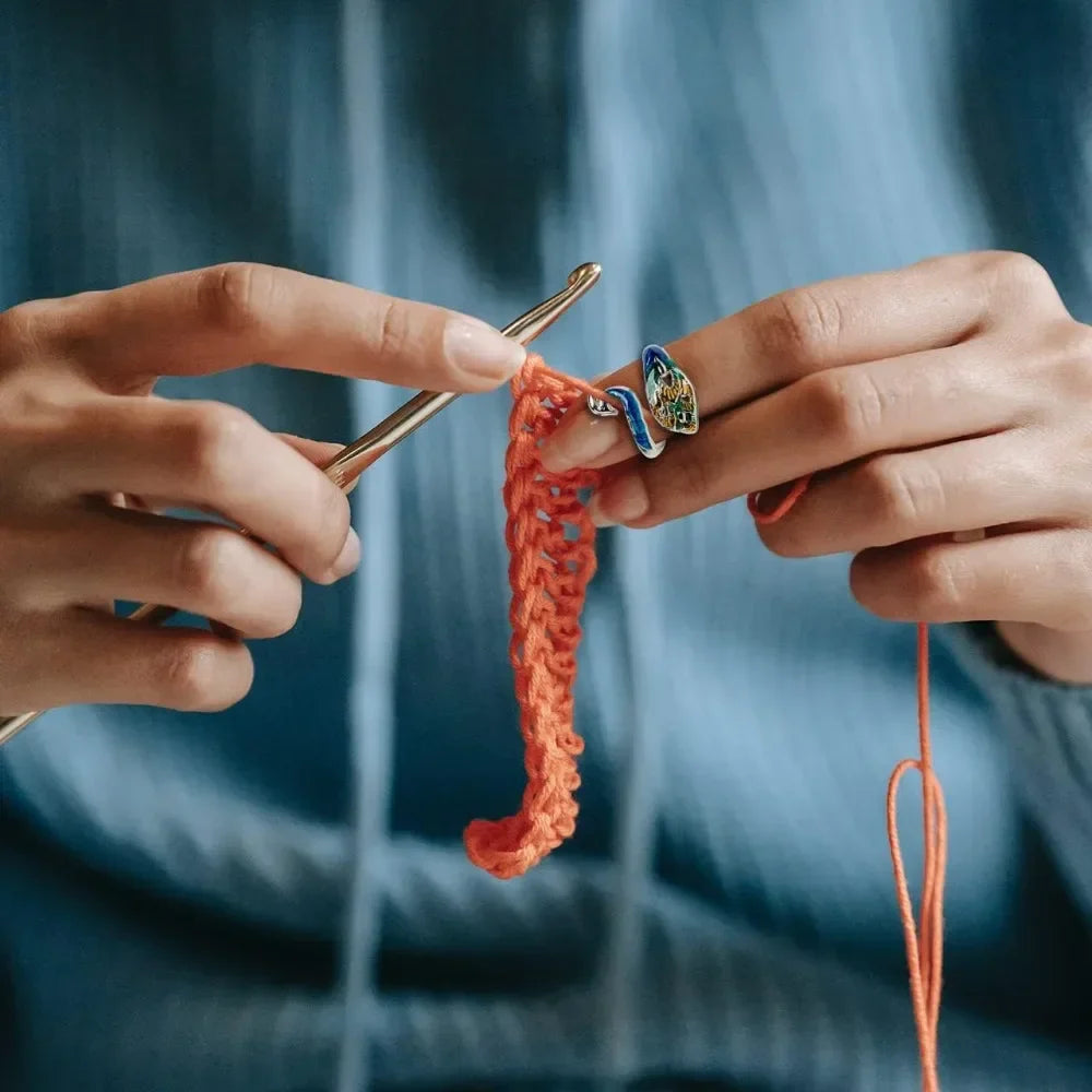Adjustable Crochet Tension Cat Ring – Beginner Knitting & Crochet Hook Finger Holders, Yarn Guide Winder Tools