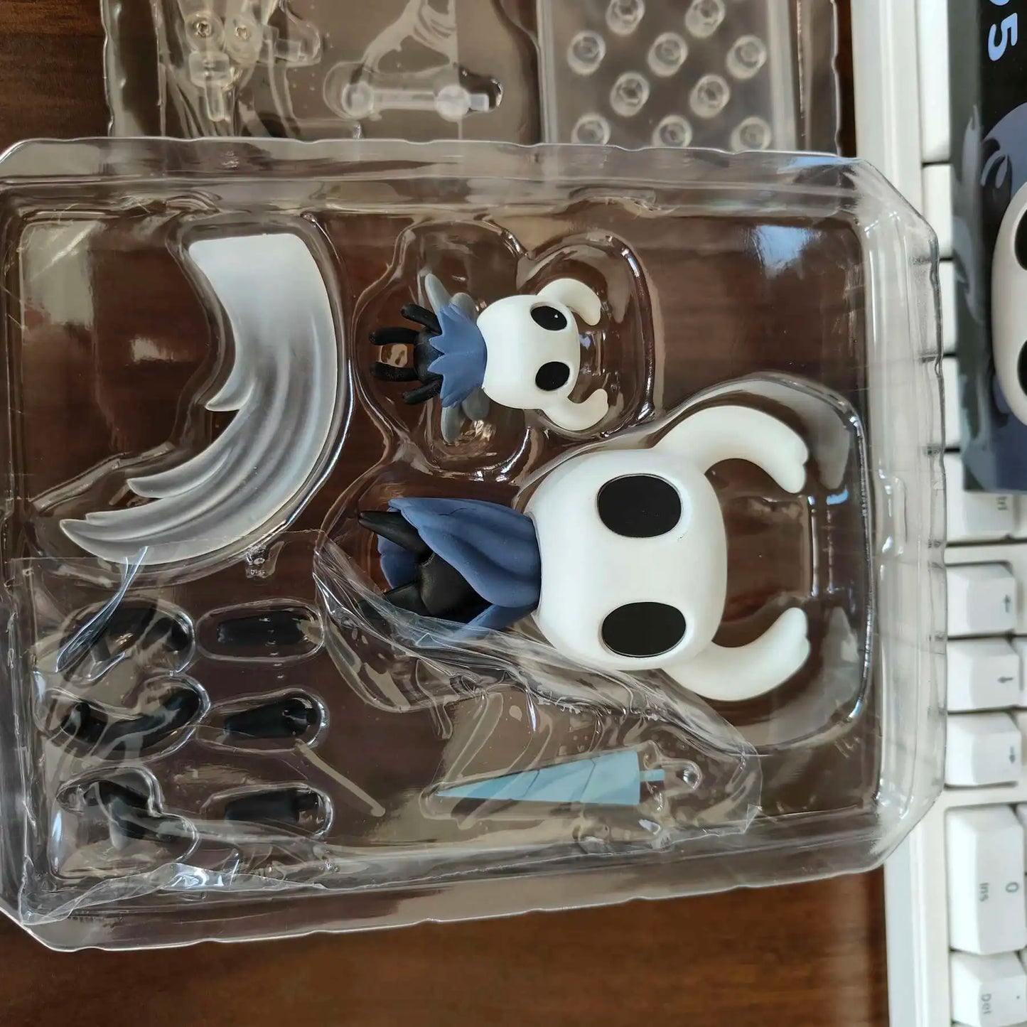 Anime Hollow Knight Figures #2195 Knight & #2196 Hornet – 11cm Action Toy Collectible Gift