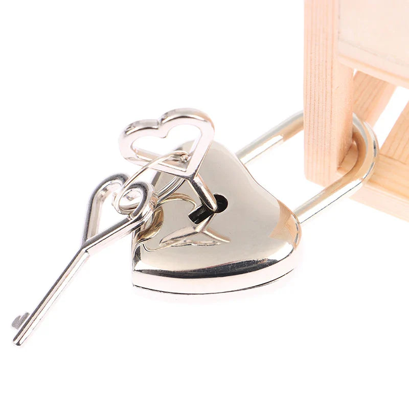 Heart-Shaped Mini Padlock with Key – Luggage, Jewelry Box, Diary, and Suitcase Lock for Travel and Wedding