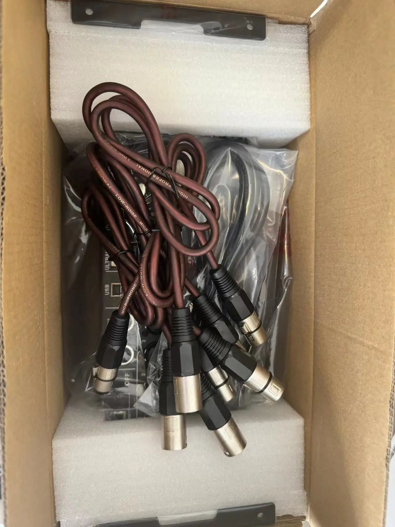 MR18 Professional Digital Audio Mixer – Multi-Track DJ Studio Mixing Console & Recording Sound Table
