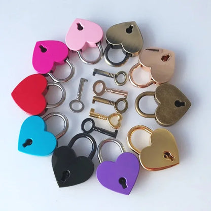 30x39mm Antique Heart-Shaped Padlock – Vintage Pink Romantic Key Lock for Diaries, Weddings, and Jewelry