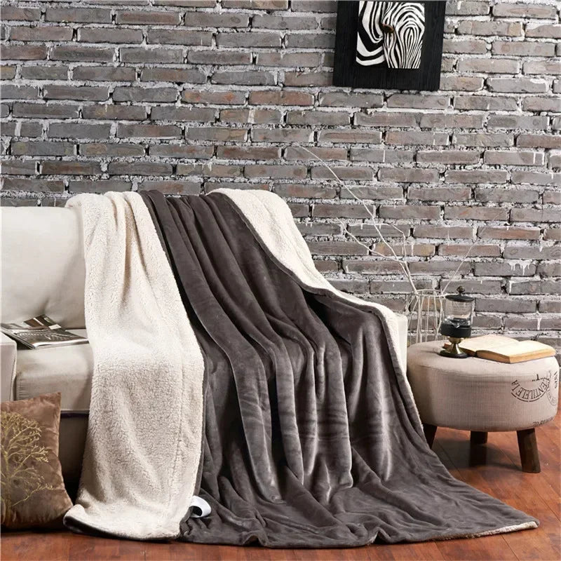 Wool Throw Blanket – Double-Sided Warm Winter Bedspread for Queen Beds & Camping