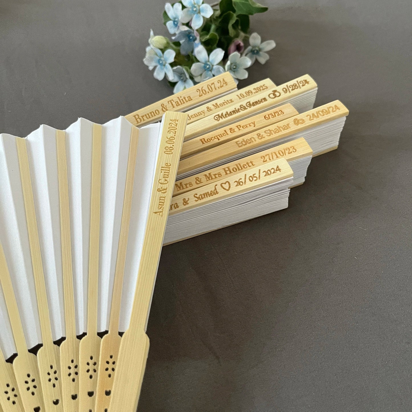 20/50/80 Personalized Engraved White Folding Paper Fans - Elegant Wedding Party Fan with Gift Bag & Organza