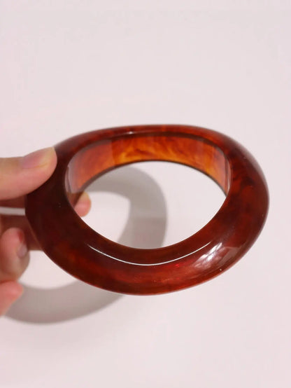 Creative Retro Geometric Chunky Brown Resin Bracelet – Autumn Winter Sweater Bangle for Women 2025