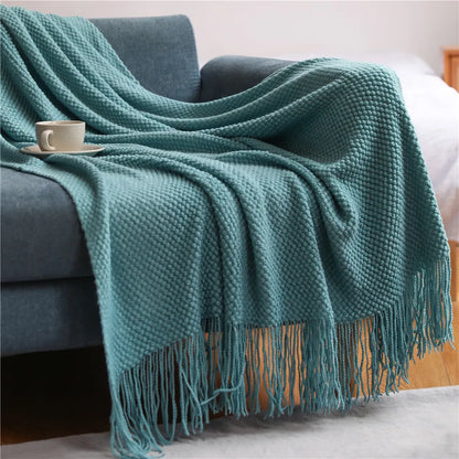 Textile City Knitted Blanket – Thick Waffle Corn Grain Embossed Throw with Tassels, Winter Warm Bedspread 130x240cm