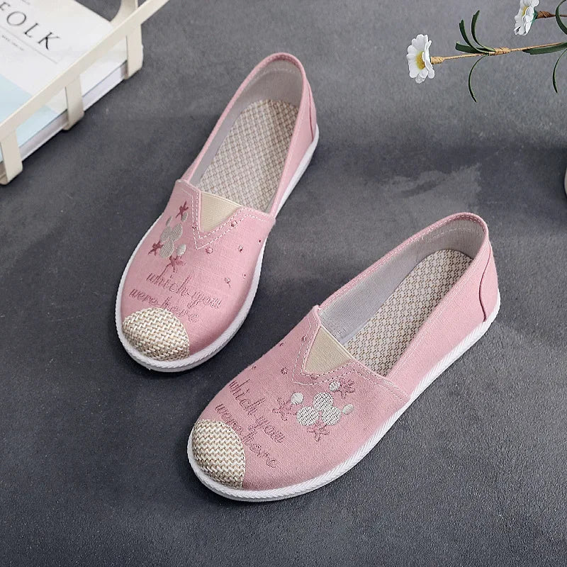 Women’s Breathable Mesh Slip-On Flats - Lightweight Casual Printed Fisherman Shoes for Everyday Fashion
