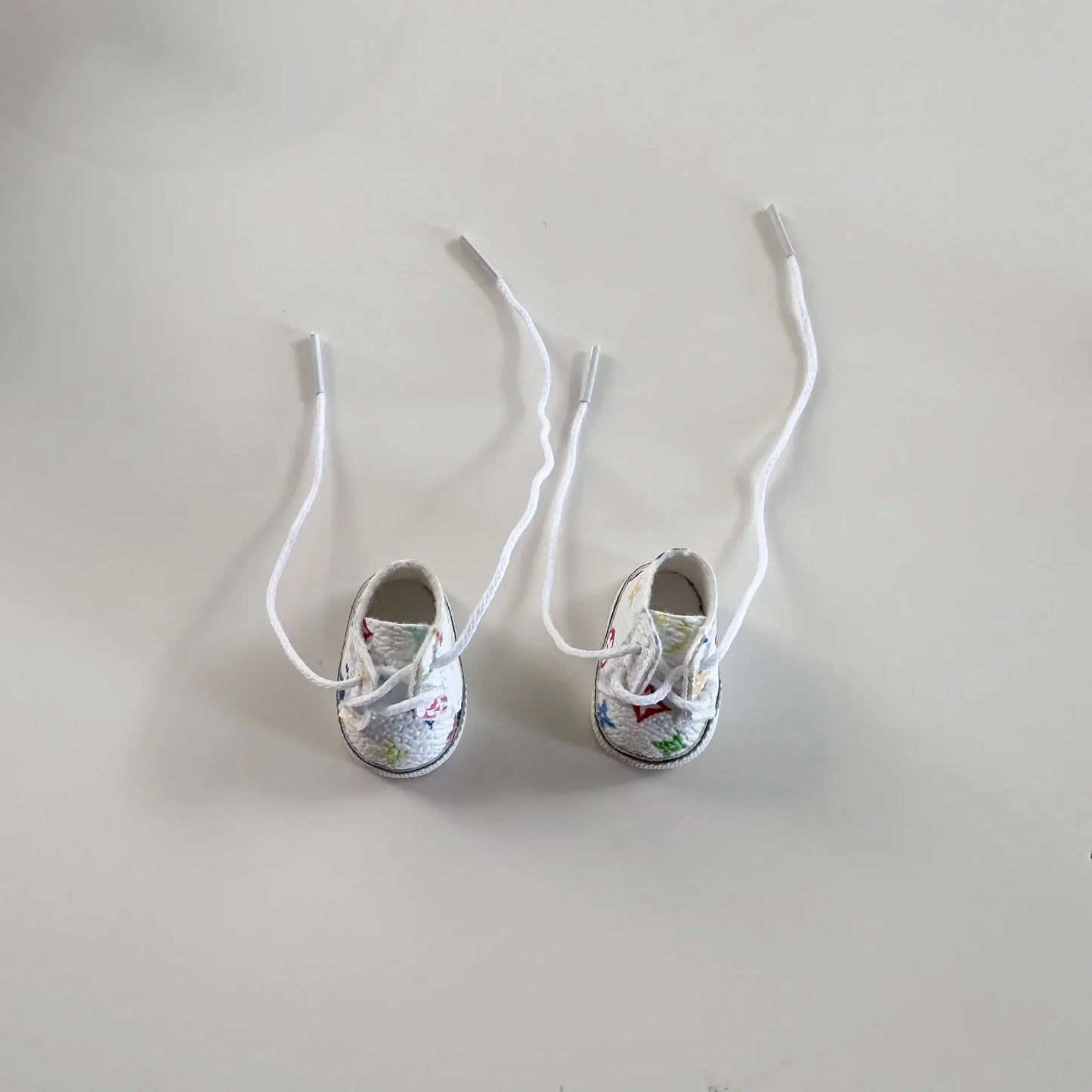 17CM LABUBU Doll Shoes – Lace-Up Printed Sneakers Pendant Accessory for Labubu Dolls