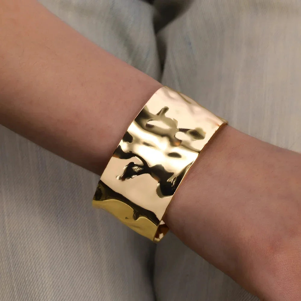 Classic Bump Pattern Open Cuff Bracelet – Gold Stainless Steel Bangle for Women Elegant Hand Jewelry Gift Accessory