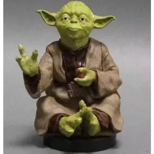 Star Wars Master Yoda 7cm Figure — Action Statue Ornament for Car or Desk Decor Toy